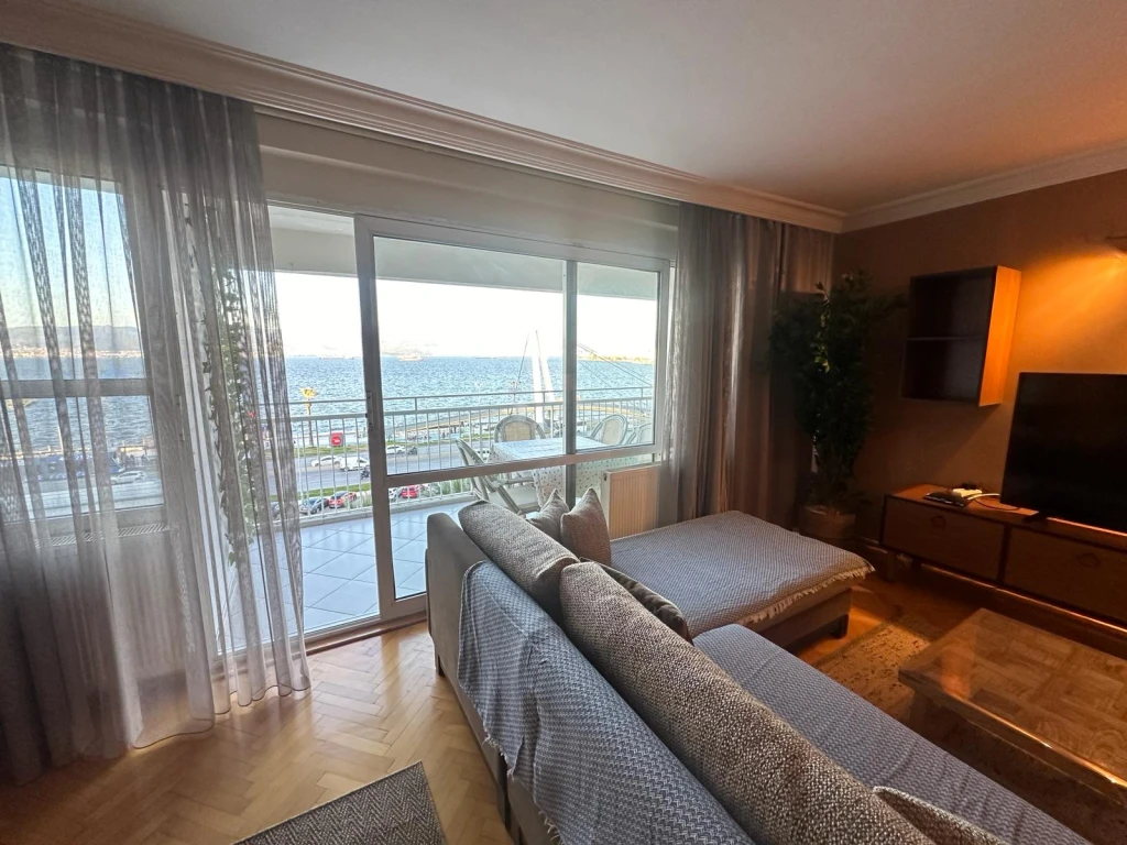İzmir Güzelyalı da Otoparklı Deniz Manzaralı Aileler İçin Uygun Kiralık Daire