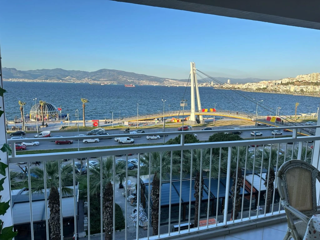 İzmir Güzelyalı da Otoparklı Deniz Manzaralı Aileler İçin Uygun Kiralık Daire