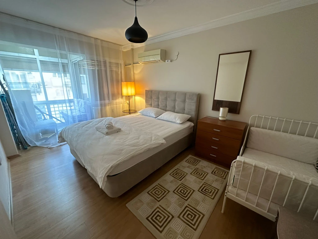 İzmir Güzelyalı da Otoparklı Deniz Manzaralı Aileler İçin Uygun Kiralık Daire