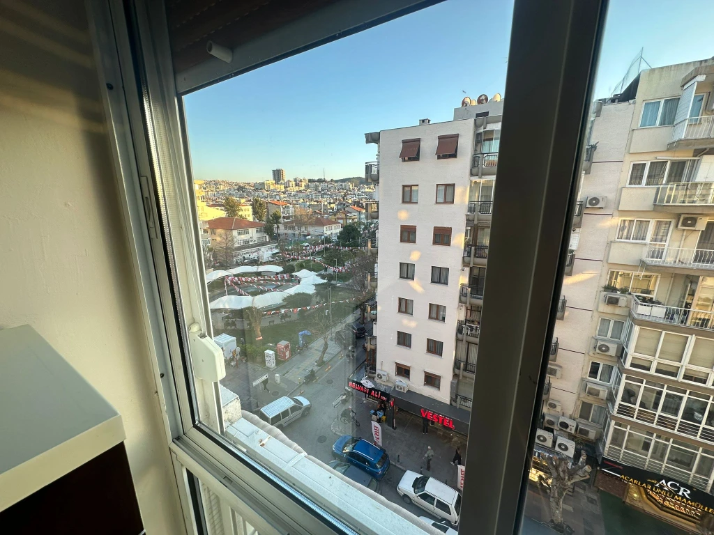 İzmir Güzelyalı da Otoparklı Deniz Manzaralı Aileler İçin Uygun Kiralık Daire