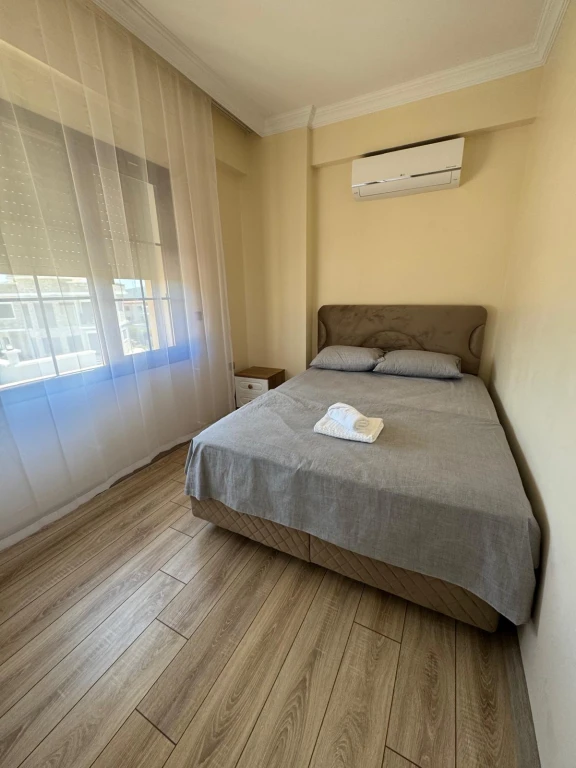 İzmir Foça da Aileler İçin Uygun, 3 yatak odalı, Havuzlu, Bahçeli, Şömineli Villa