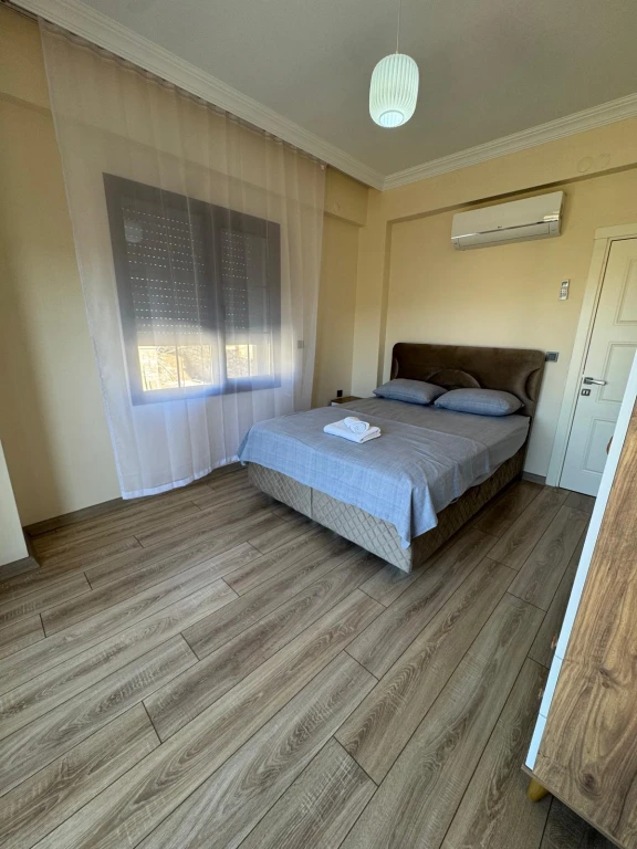 İzmir Foça da Aileler İçin Uygun, 3 yatak odalı, Havuzlu, Bahçeli, Şömineli Villa