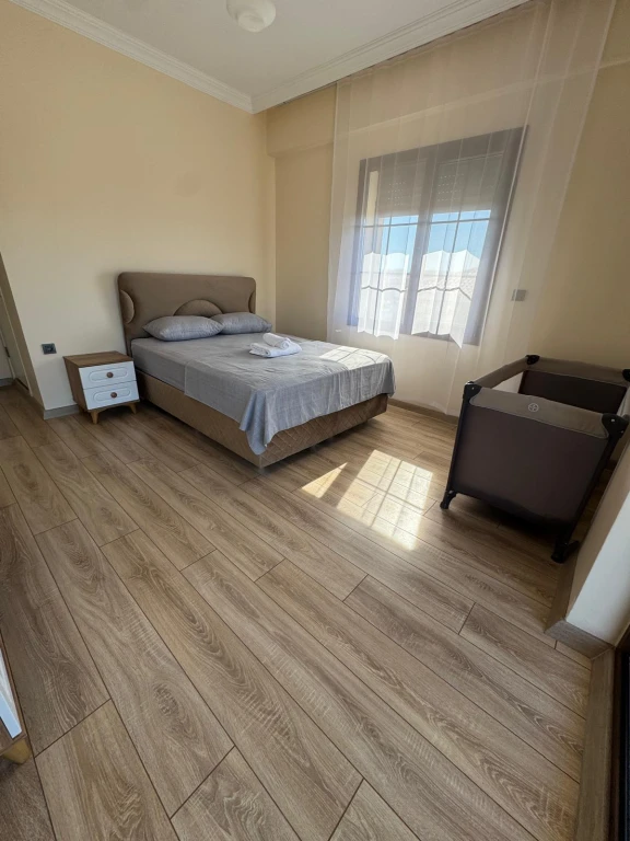 İzmir Foça da Aileler İçin Uygun, 3 yatak odalı, Havuzlu, Bahçeli, Şömineli Villa