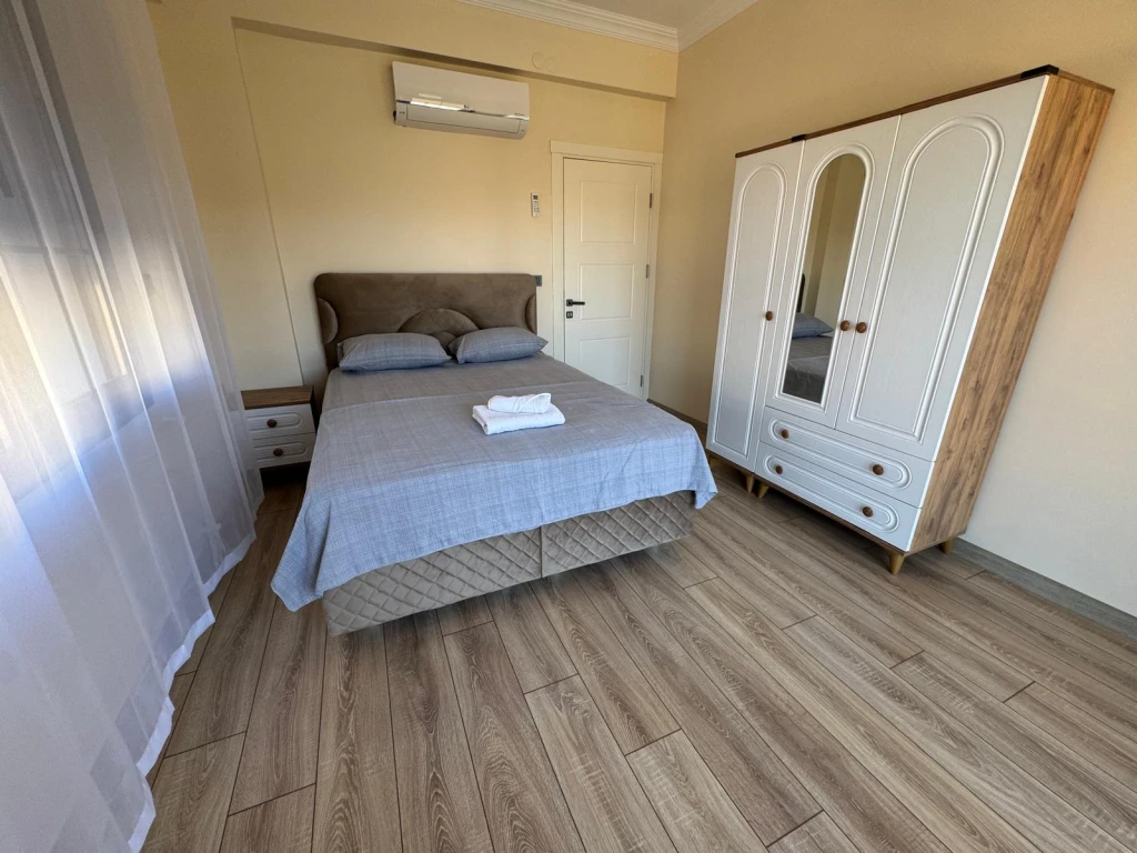 İzmir Foça da Aileler İçin Uygun, 3 yatak odalı, Havuzlu, Bahçeli, Şömineli Villa