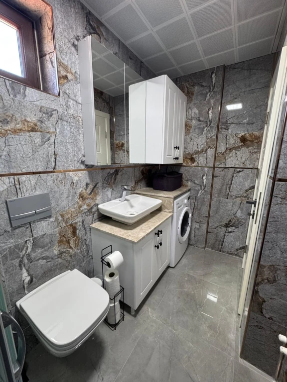 İzmir Foça da Aileler İçin Uygun, 3 yatak odalı, Havuzlu, Bahçeli, Şömineli Villa