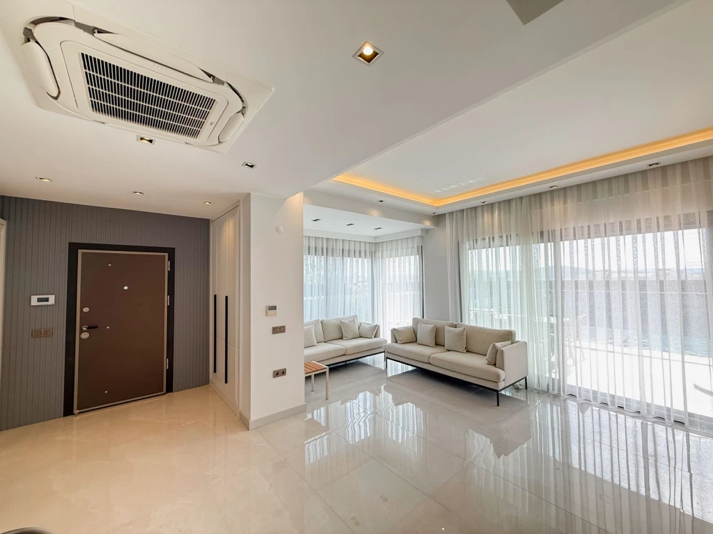 İzmir Çeşme Residere de Aileler için Uygun Tuz Havuzlu Kiralık Villa