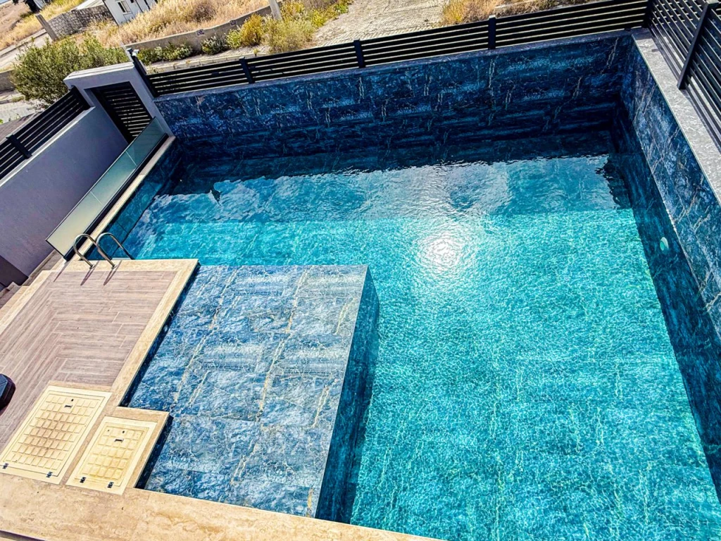 İzmir Çeşme Residere de Aileler için Uygun Tuz Havuzlu Kiralık Villa