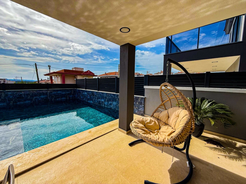 İzmir Çeşme Residere de Aileler için Uygun Tuz Havuzlu Kiralık Villa