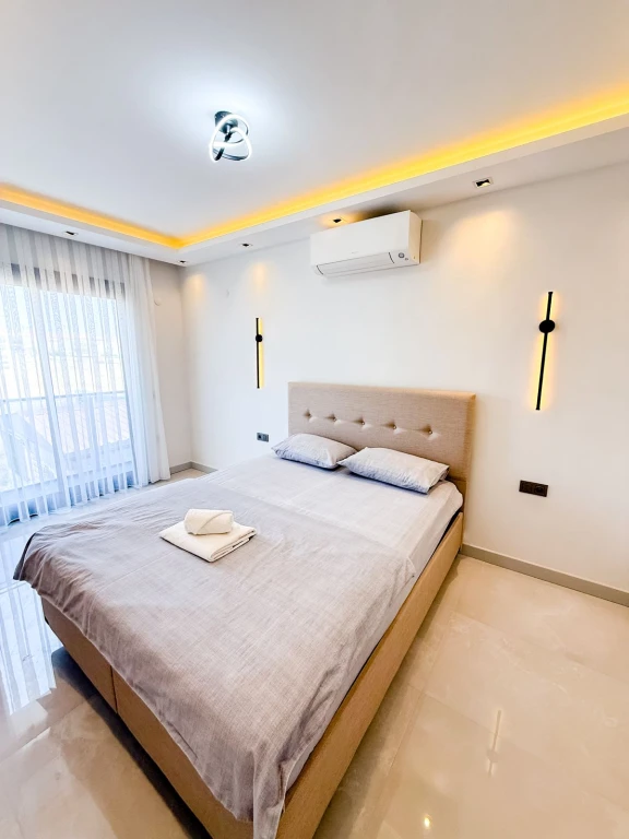 İzmir Çeşme Reisdere de Aileler İçin Uygun Tuz Havuzlu Kiralık Villa 2