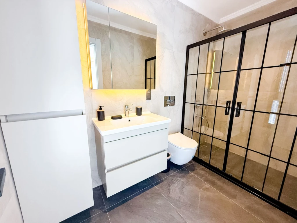 İzmir Çeşme Reisdere de Aileler İçin Uygun Tuz Havuzlu Kiralık Villa 2