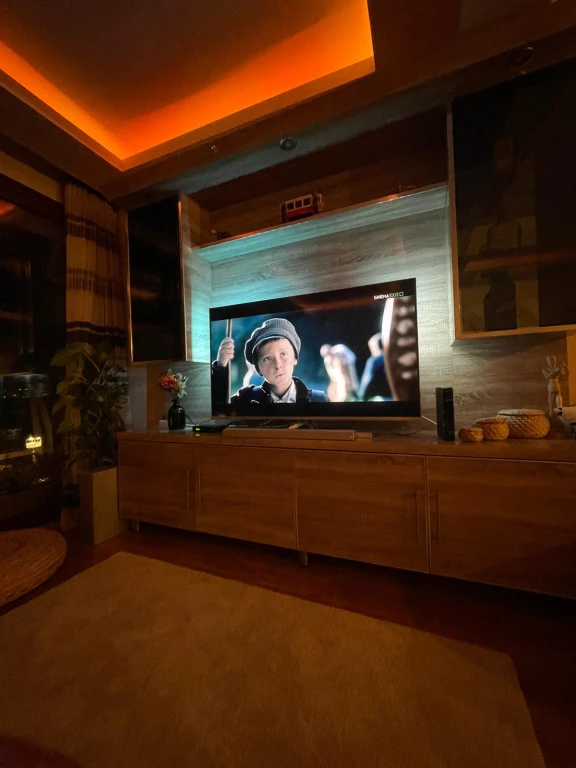 آپارتمان یالی با منظره دریا، دارای ۲ اتاق خواب، مناسب خانواده‌ها، با پارکینگ در گوزلیالی ازمیر برای اجاره