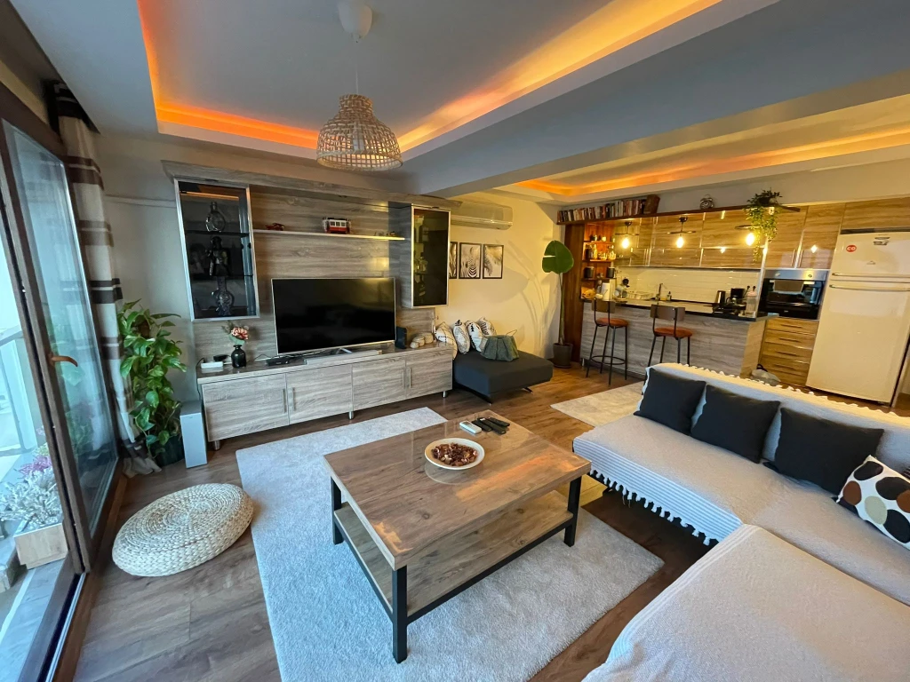 آپارتمان یالی با منظره دریا، دارای ۲ اتاق خواب، مناسب خانواده‌ها، با پارکینگ در گوزلیالی ازمیر برای اجاره