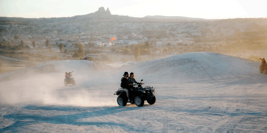 جولة ATV في كابادوكيا: رحلة مغامرة عبر المدخنات العجيبة
