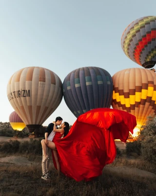 CAPPADOCIA PHOTO SHOOT (SUNRISE WITH BALLOONS)