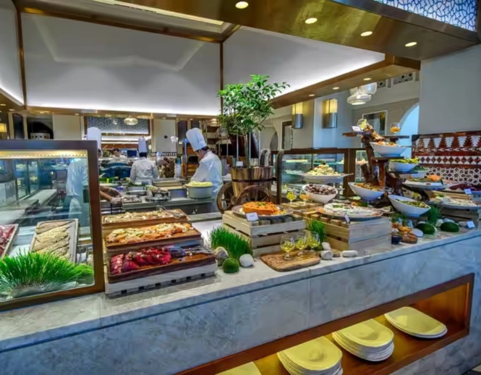 'Bab AL Shams Akşam Yemeği (gidiş-dönüş transfer ile) - (min 2 kişi)'