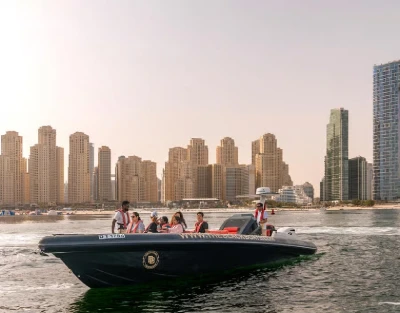 Black Boat Tour – 60mins