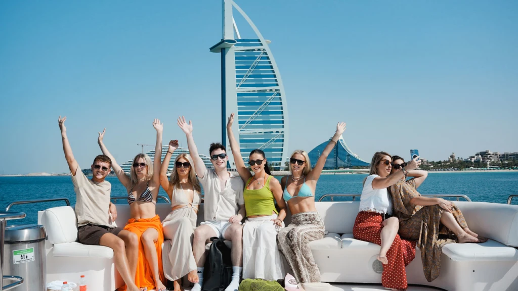 Kahvaltı veya Barbekü Dahil Paylaşımlı Lüks Yat Turu | Dubai Marina
