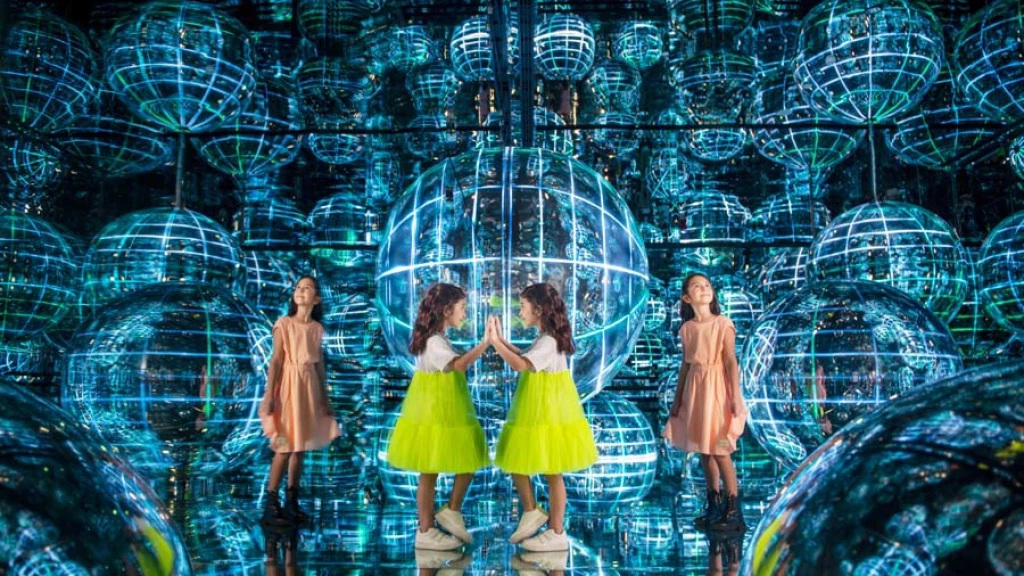 AYA Universe Dubai | Dubai’de Dijital Sanat ve Işık Deneyimi