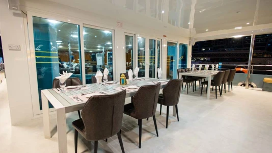 Alexandra Sea Lounge Dubai Marina | Deniz Üzerinde Lounge & Dinner Cruise