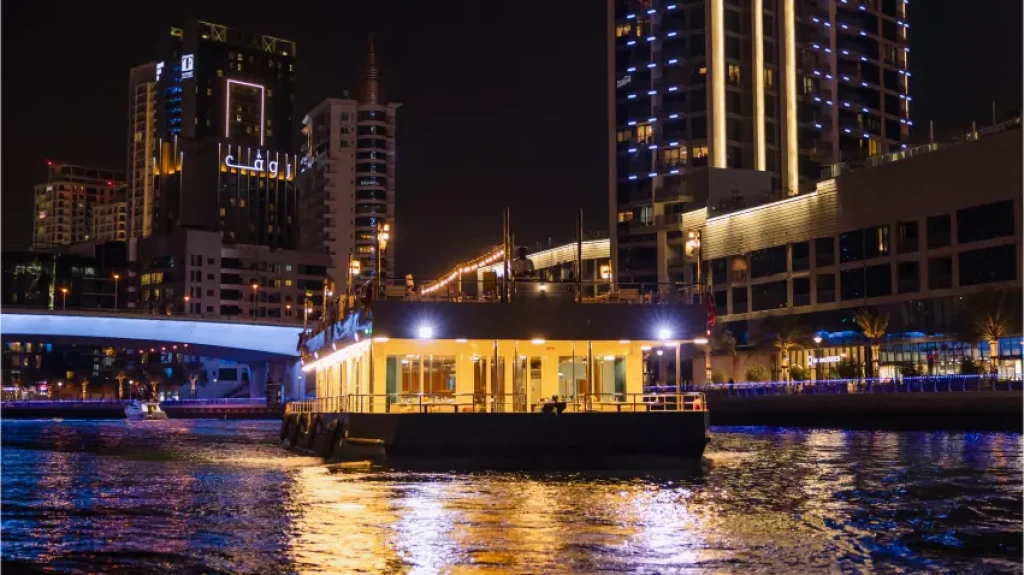 Alexandra Sea Lounge Dubai Marina | Deniz Üzerinde Lounge & Dinner Cruise