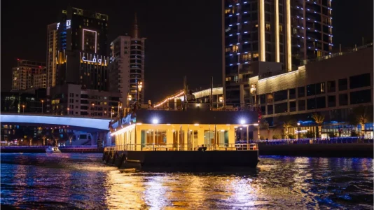 Alexandra Sea Lounge Dubai Marina | Deniz Üzerinde Lounge & Dinner Cruise