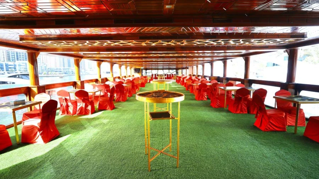 Ocean Empress Cruise – Standart Paket | Dubai Marina Akşam Yemeği Tekne Turu