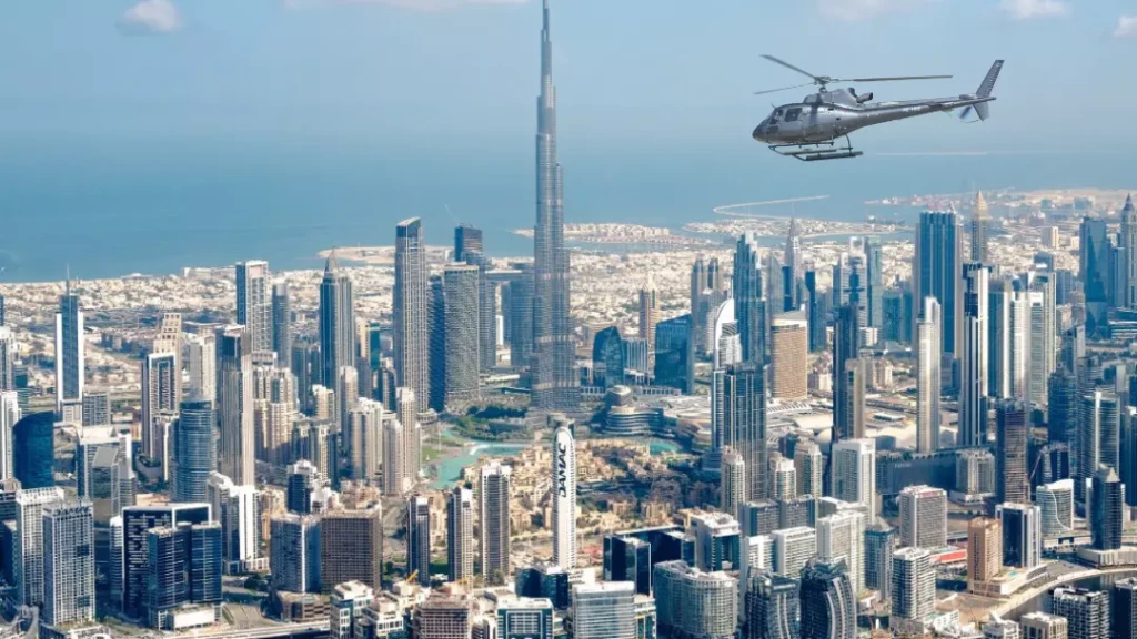 12 Dakika Iconic Tour Paylaşımlı Helikopter Uçuşu (HeliDubai)