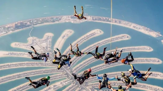 Skydive Dubai | Dubai’de Tandem Paraşütle Atlama Deneyimi