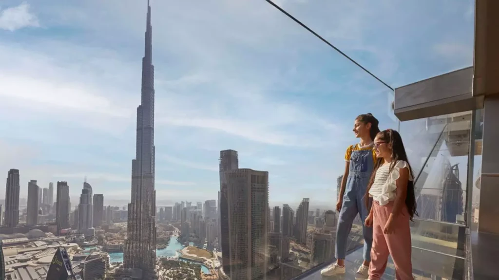 Sky Views Dubai | Cam Kaydırak & Burj Khalifa Manzaralı Gözlem Terası