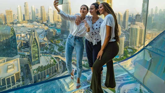 Sky Views Dubai | Cam Kaydırak & Burj Khalifa Manzaralı Gözlem Terası