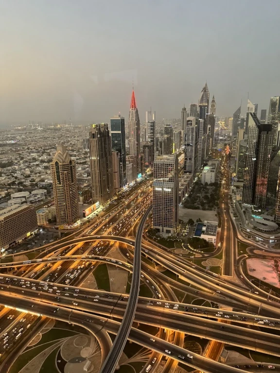 Sky Views Dubai | Cam Kaydırak & Burj Khalifa Manzaralı Gözlem Terası