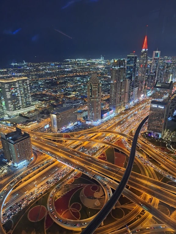 Sky Views Dubai | Cam Kaydırak & Burj Khalifa Manzaralı Gözlem Terası