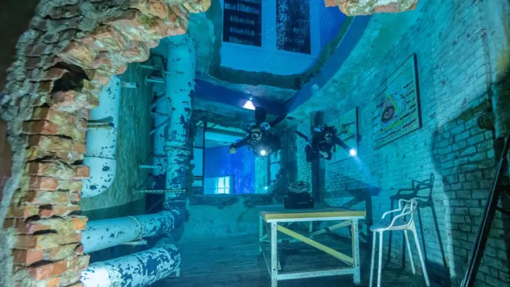 Deep Dive Dubai | The World's Deepest Diving Pool & Scuba Diving Experience