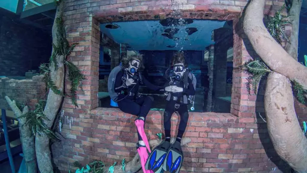 Deep Dive Dubai | The World's Deepest Diving Pool & Scuba Diving Experience