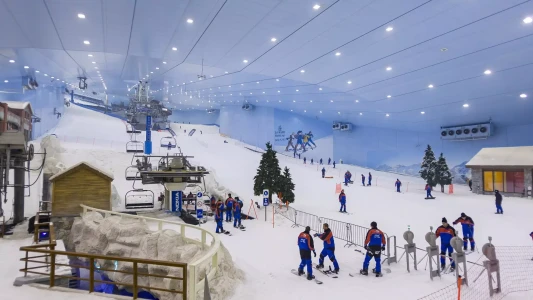 Ski Dubai | Dubai’de Kapalı Kayak Merkezi & Kar Parkı Deneyimi