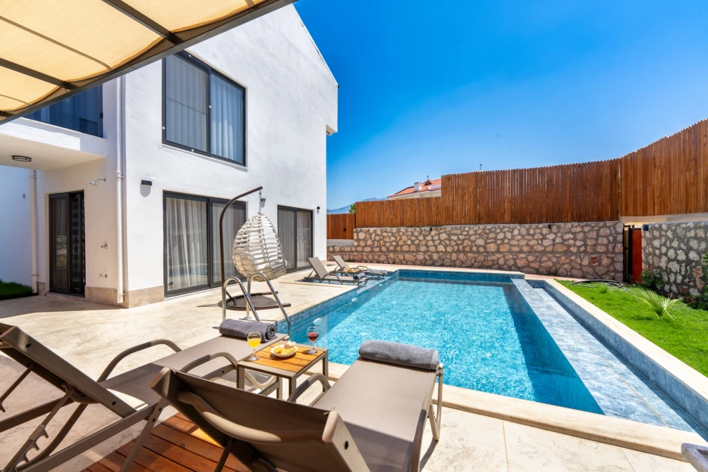 Villa of the Fairies 1