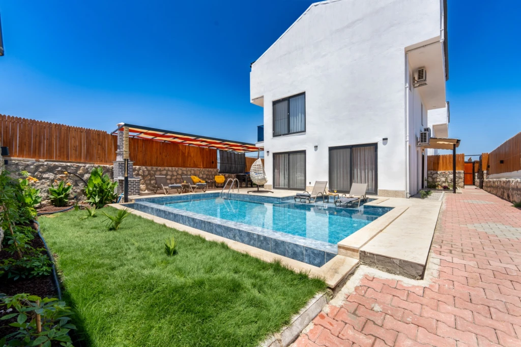 Villa of the Fairies 1