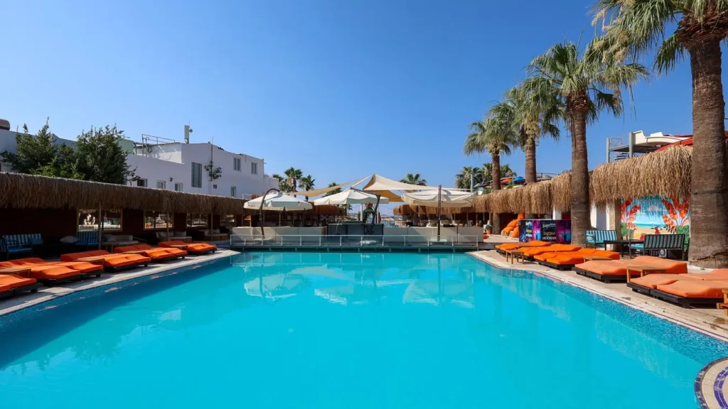 Leo Beach Resort +16 Bodrum Turu 4 Gece 5 Gün | İstanbul, İzmit, Bursa, İzmir Kalkışlı