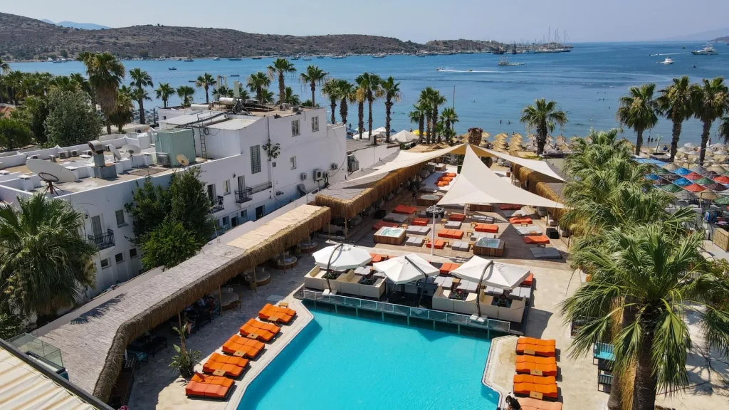 Leo Beach Resort +16 Bodrum Turu 4 Gece 5 Gün | İstanbul, İzmit, Bursa, İzmir Kalkışlı