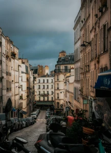 "Бенелюкс та Париж та Амстердам Тур (з Меца та Брюгге) – вихід з Адани"