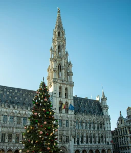 "Бенелюкс та Париж та Амстердам Тур (з Меца та Брюгге) – вихід з Адани"