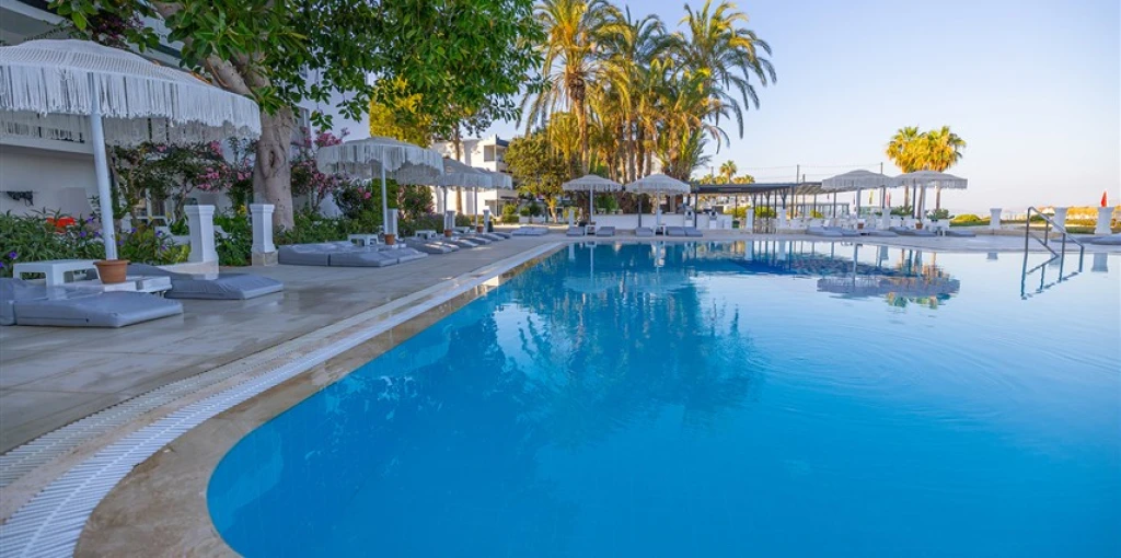 Luna Beach Hotel Bodrum | 3 Gece Konaklamalı | İstanbul,İzmit,Bursa ve İzmir Hareketli