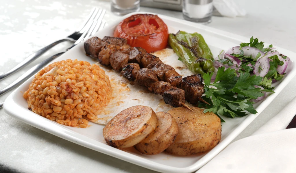 Istanbul Bosphorus Dinner Cruise with Turkish Dinner & Live Shows