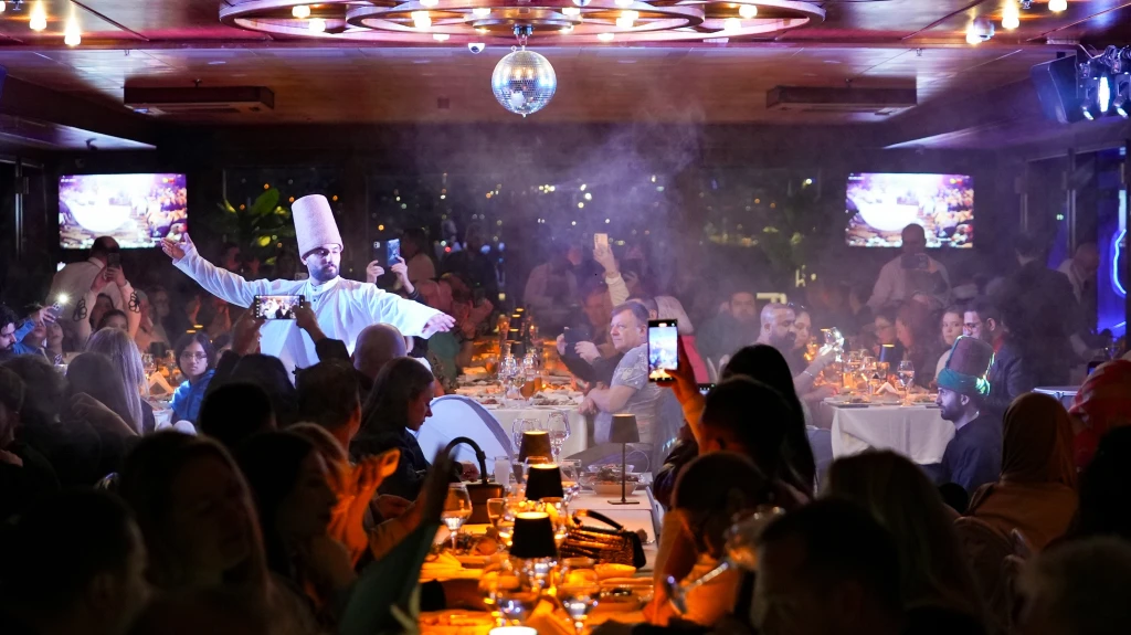 Istanbul Bosphorus Dinner Cruise with Turkish Dinner & Live Shows
