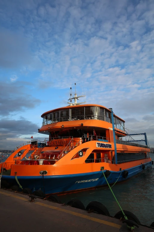 Istanbul Bosphorus Dinner Cruise with Turkish Dinner & Live Shows