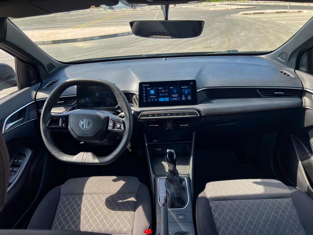 Noleggio Auto MG3 Dubai | 99 AED al giorno