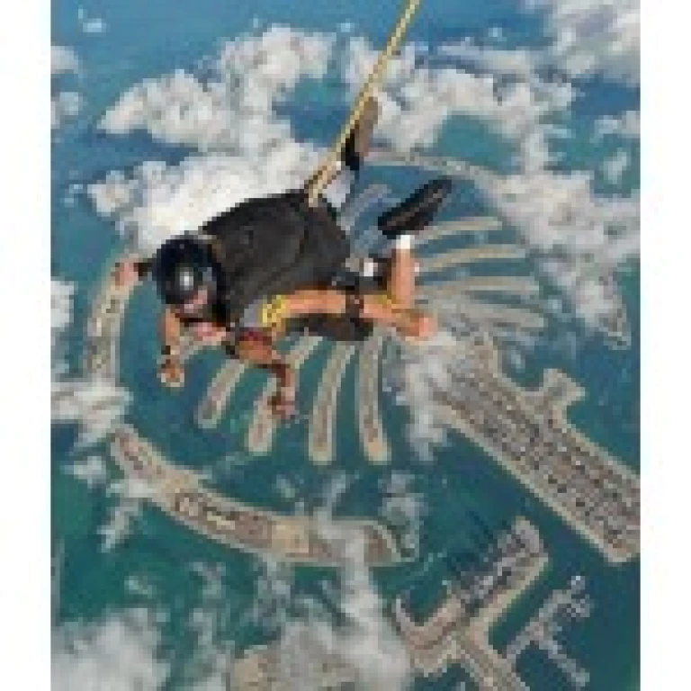 Dubai Fallschirmspringen Erlebnis – Sprung aus dem Flugzeug