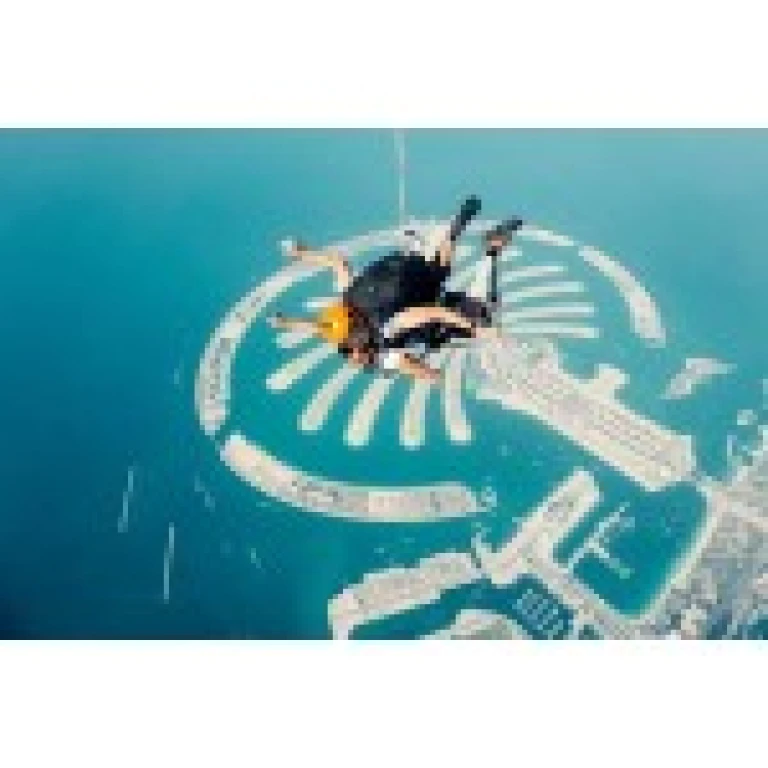Dubai Fallschirmspringen Erlebnis – Sprung aus dem Flugzeug