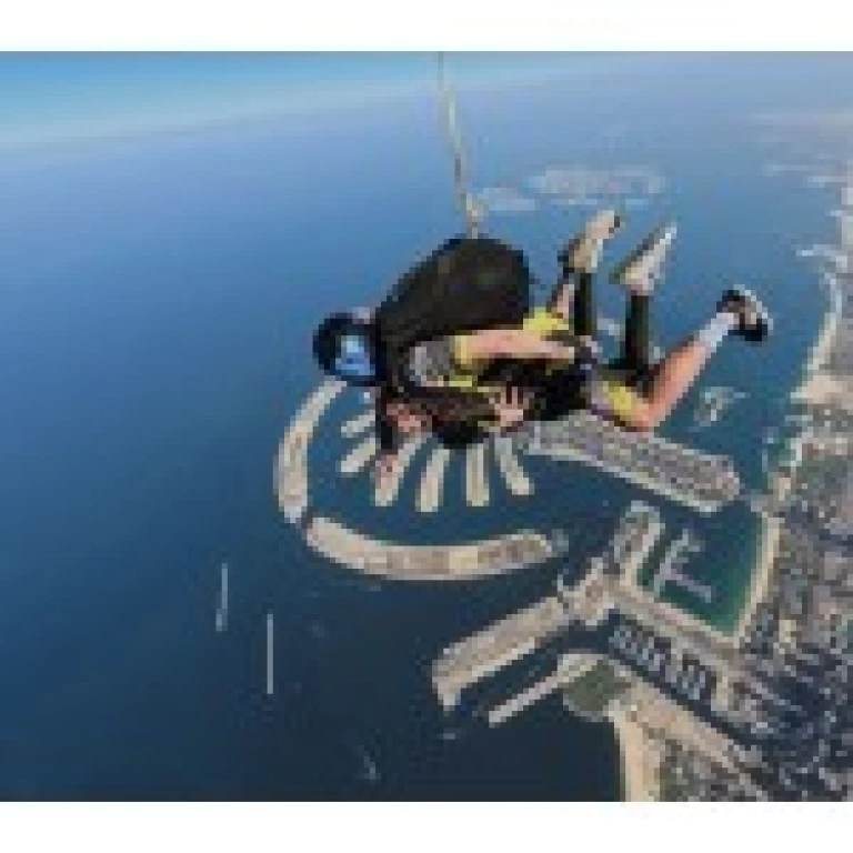 Dubai Fallschirmspringen Erlebnis – Sprung aus dem Flugzeug