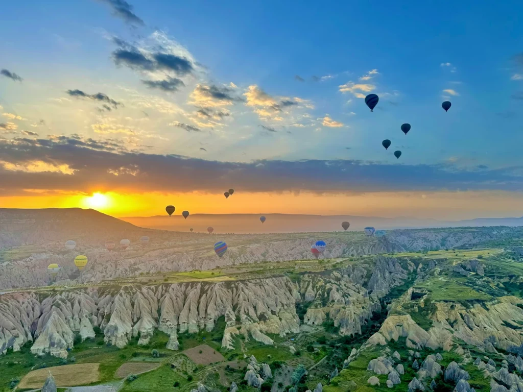 Cappadocia Sunrise Balloon + Red Tour Combo (1 Day)